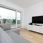 Lägenhet Nadbrzezna 250 M Do Plazy By Renters