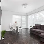 Lägenhet Nadbrzezna 250 M Do Plazy By Renters *