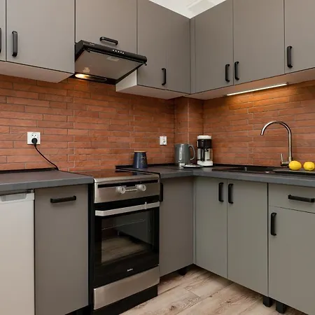 Apartment Nadbrzezna 250 M Do Plazy By Renters *