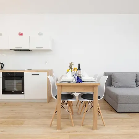 Nadbrzezna 250 M Do Plazy By Renters *